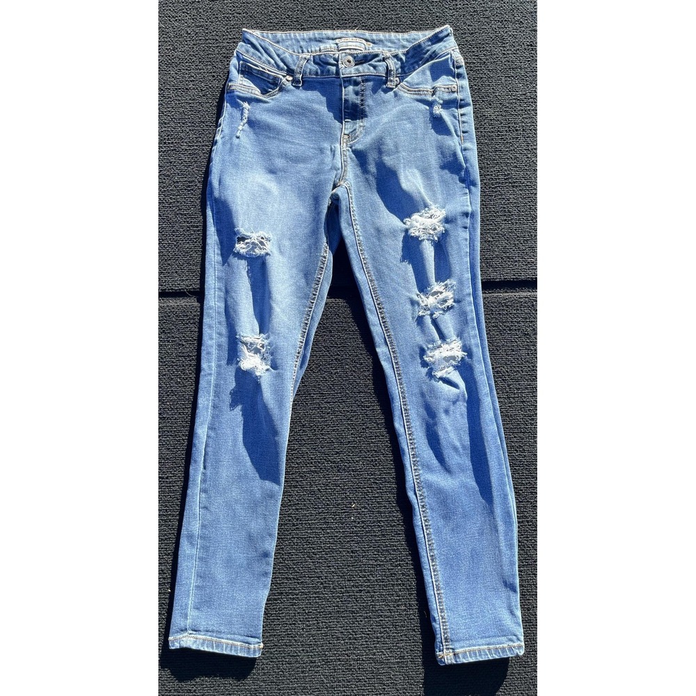 Maurices Jeans Womens M-S Light Wash Distressed Ripped‎ Skinny Stretch Denim